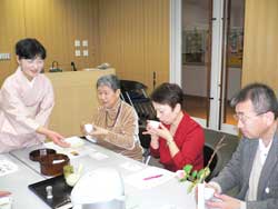 工芸展イベント「楽しい！美味しい！お茶の淹れ方セミナ－」一回目無事終了しました。